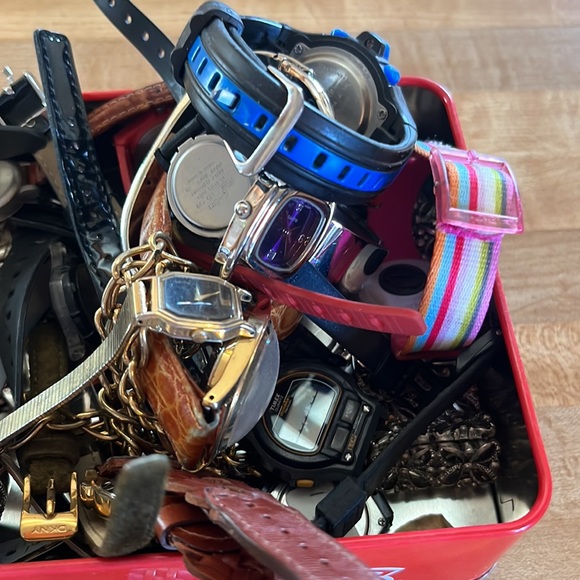 Watches- lots of assorted watches from Bologna to everything in between - Picture 7 of 7